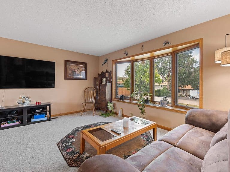 2233 Lincoln Ave photo 4