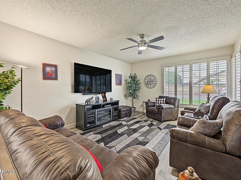 4344 W Libby Street photo 3