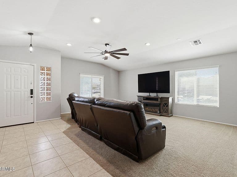 38528 N DAVE Street photo 4