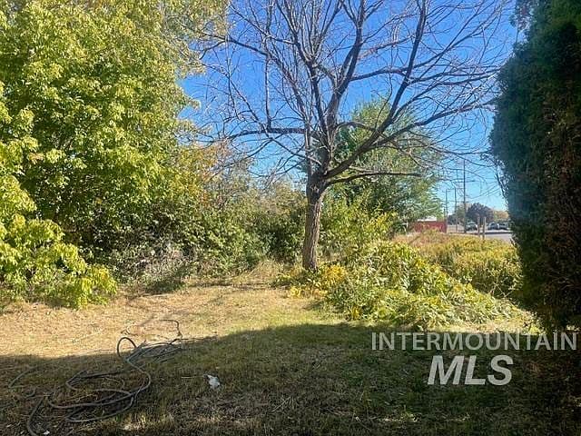 522 E 16th St photo 4