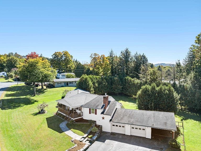 15 Oak Drive photo 5