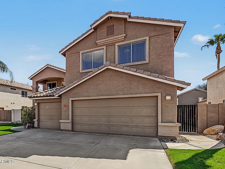 465 W REDWOOD Drive photo 3