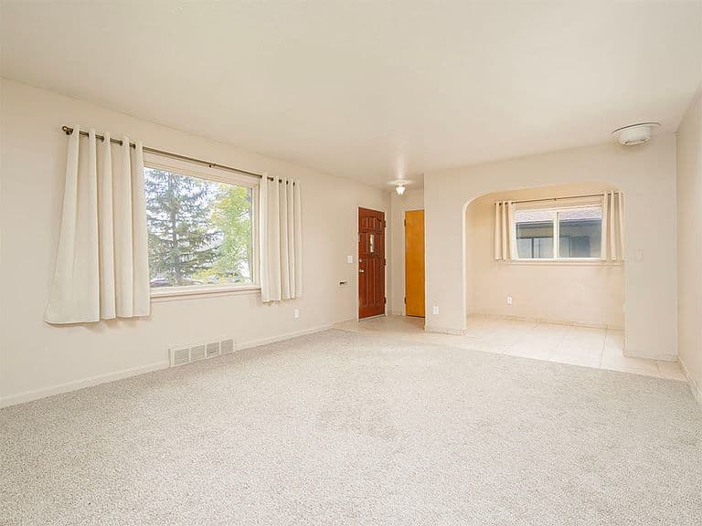 1713 Avenue E photo 2