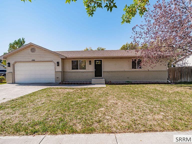 2901 Bliss Dr photo 1