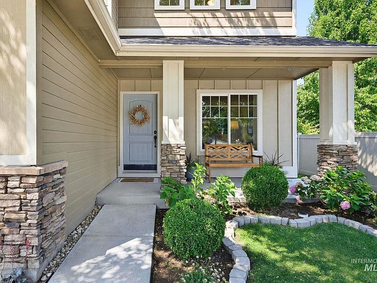 4094 E Arch Dr photo 2