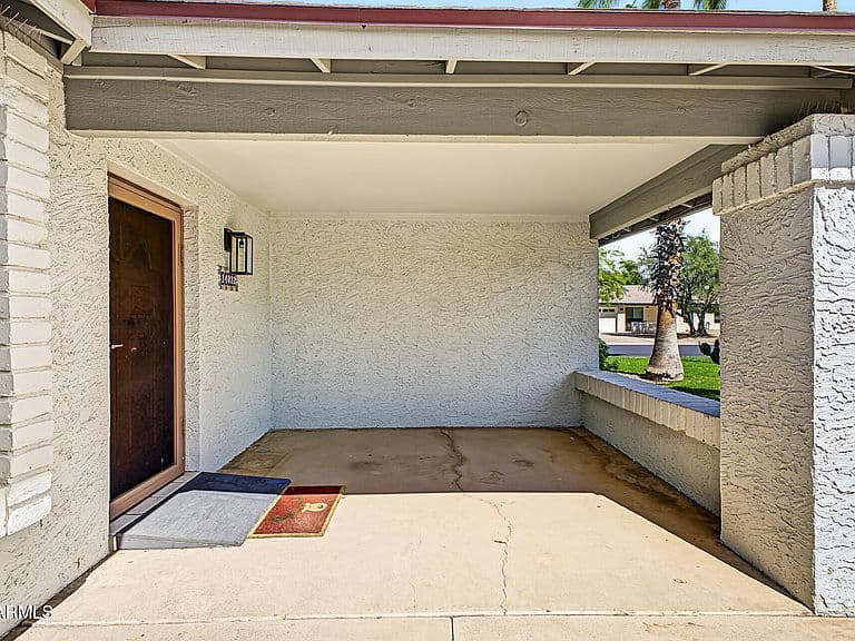 14022 N 47TH Street photo 4