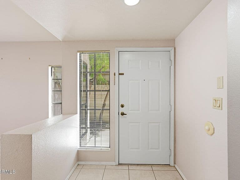 9705 E MOUNTAIN VIEW Road #1034 photo 4