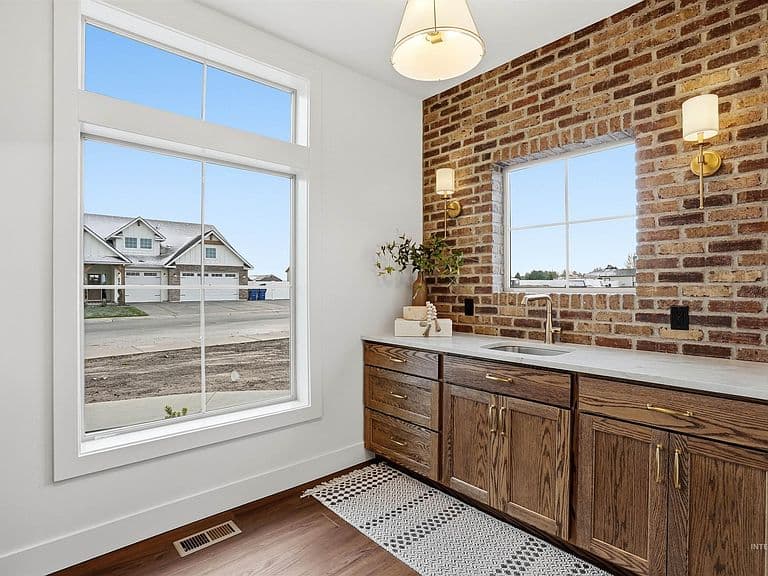 661 Full Moon Way photo 5