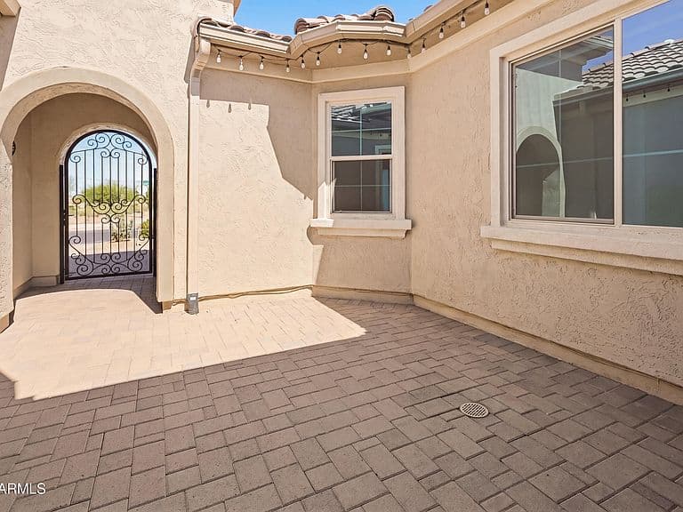 27587 W YUKON Drive photo 4