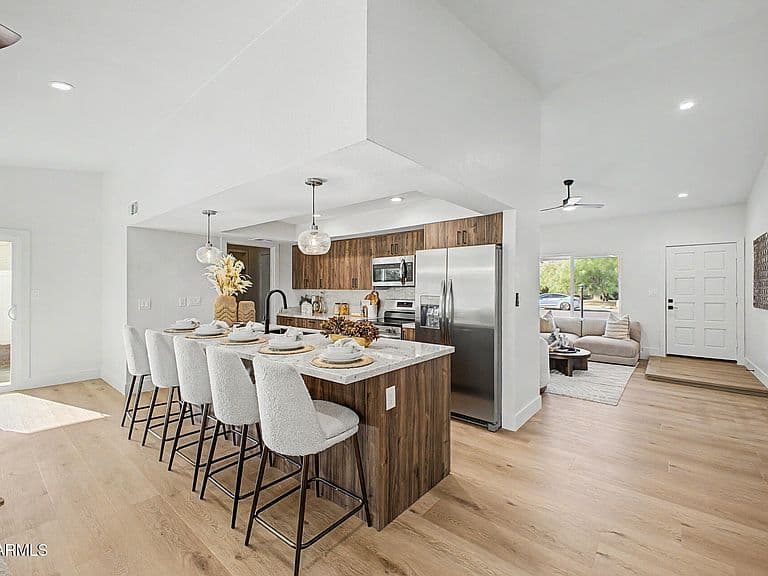 715 W LAGUNA AZUL Avenue photo 3
