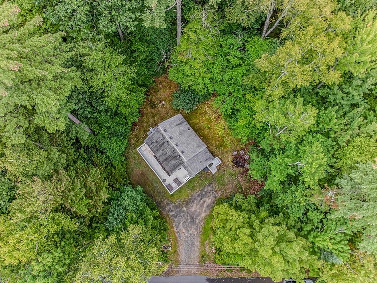 189 Snowood Drive photo 4