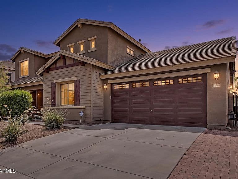 18585 E RYAN Road photo 2