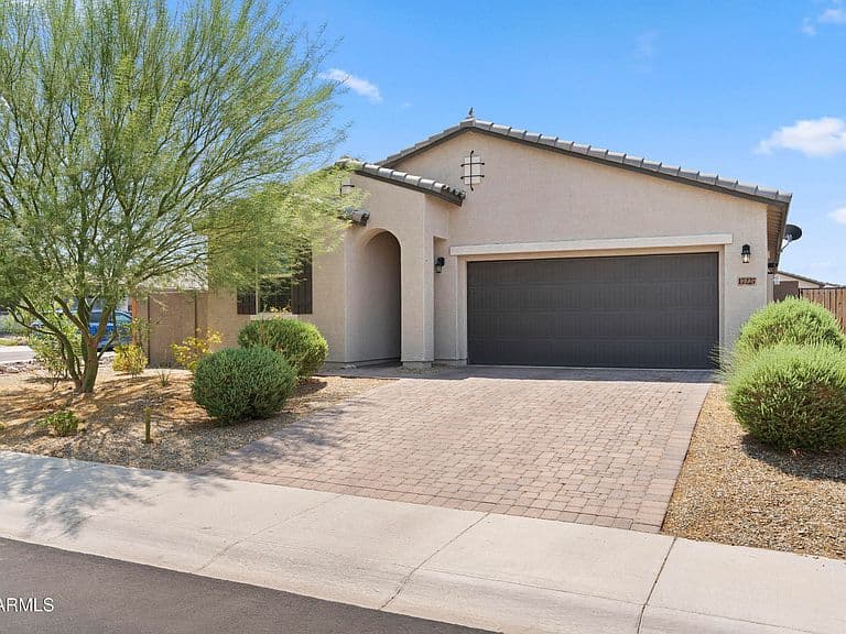 17227 W DESERT SAGE Drive photo 5