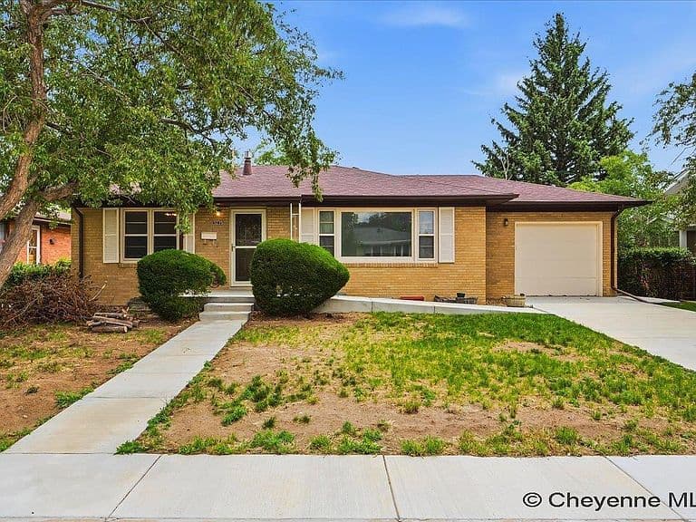3235 Boxelder Dr photo 2
