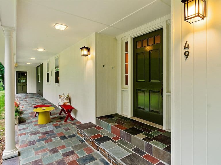 49 Shady Lane photo 5