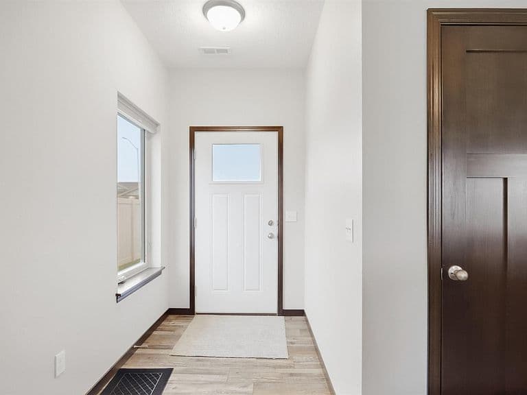 9416 W Liam St photo 4