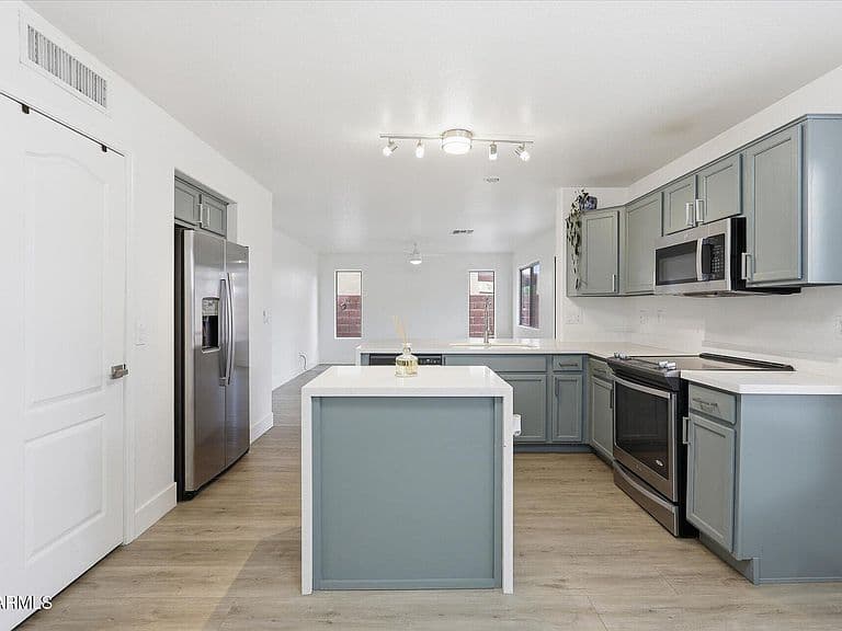 12645 W COLTER Street photo 2