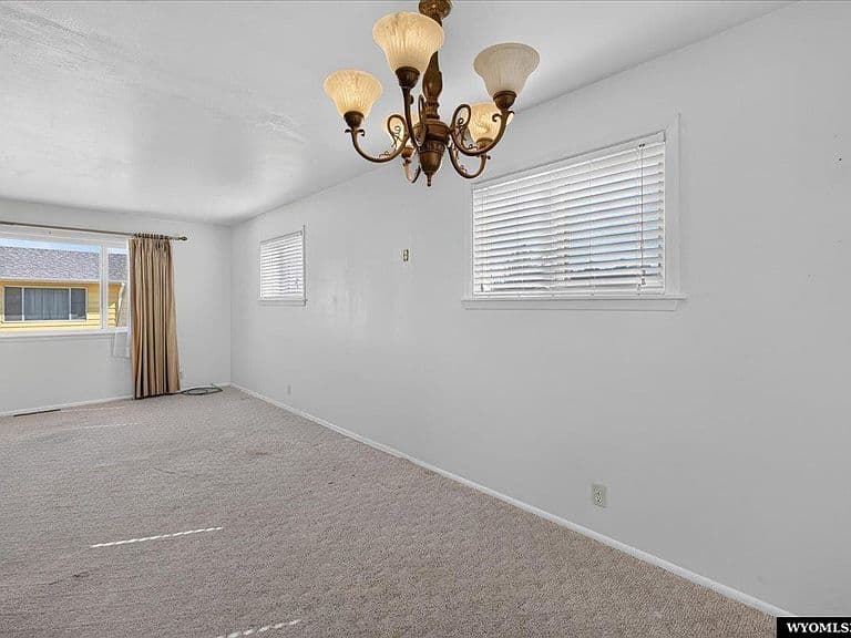 2030 Glendale Ave photo 5