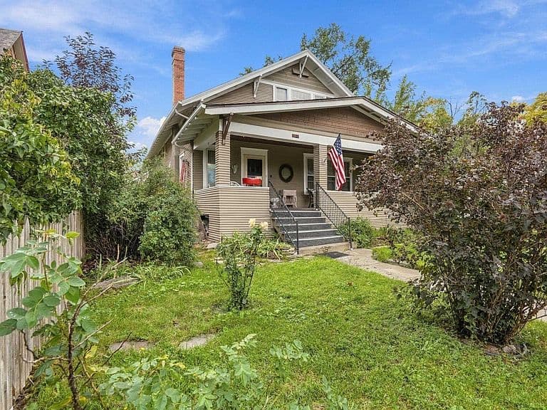 917 Columbus St photo 3