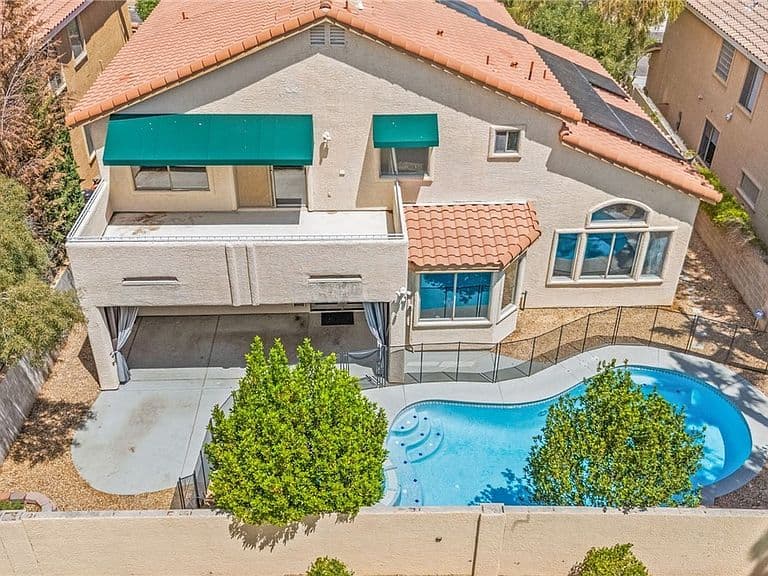 10425 Carmel Mountain Ave photo 2
