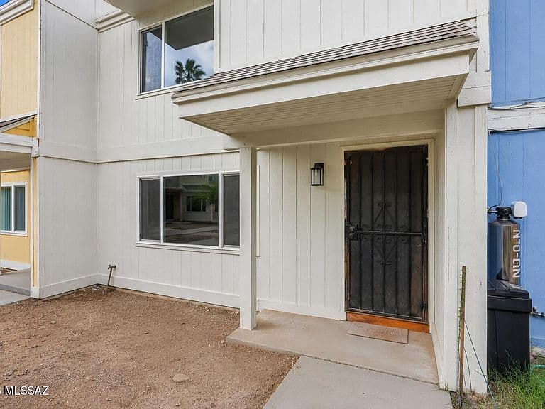 5846 S Del Moral Blvd photo 2