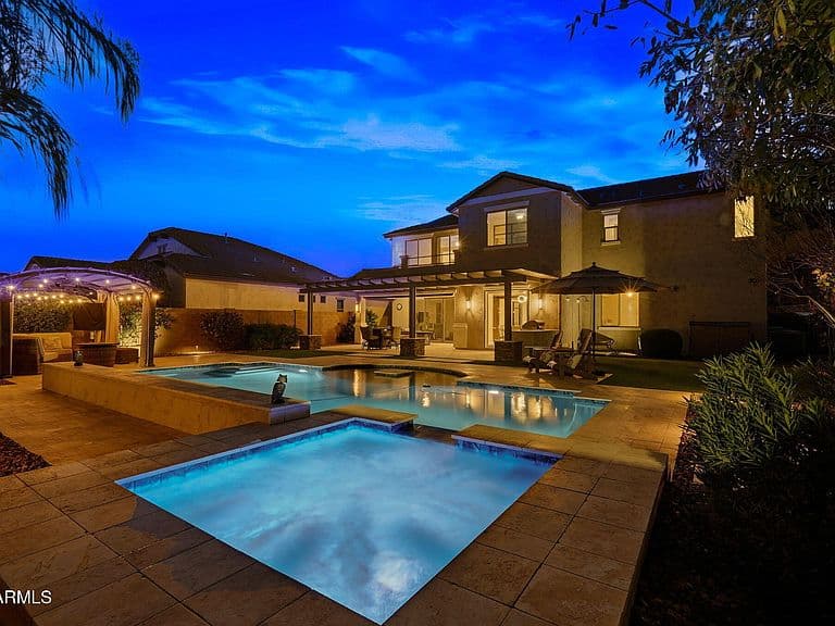 20243 E NIGHTHAWK Court photo 1