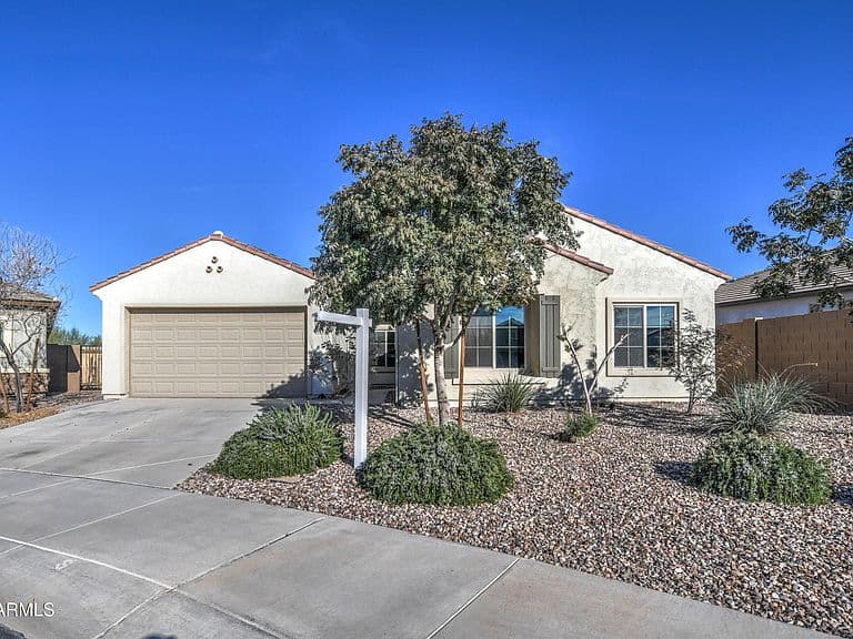 5736 W HERITAGE Court photo 1