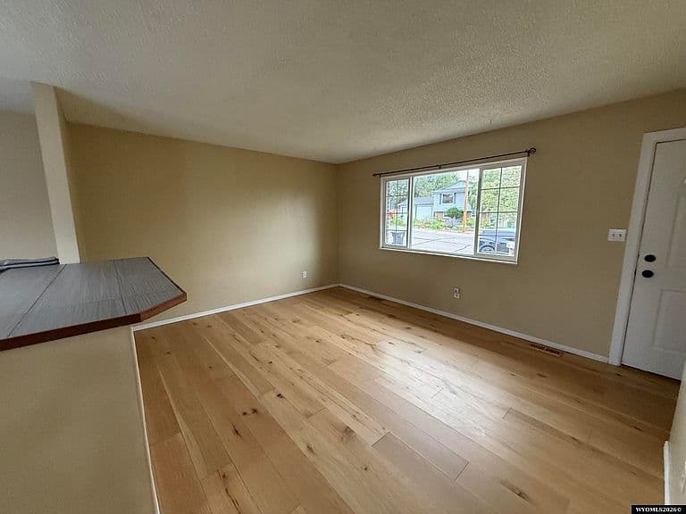 1017 Maple Way photo 3