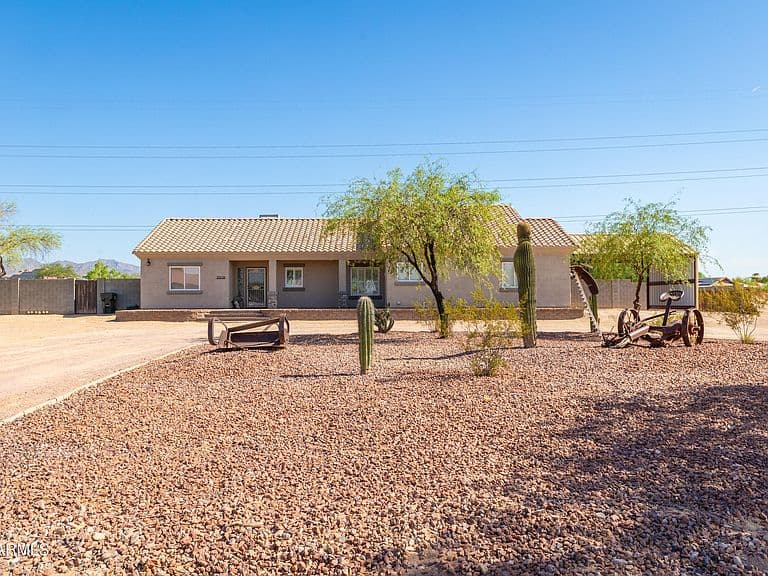 23128 W HAMMOND Lane photo 1