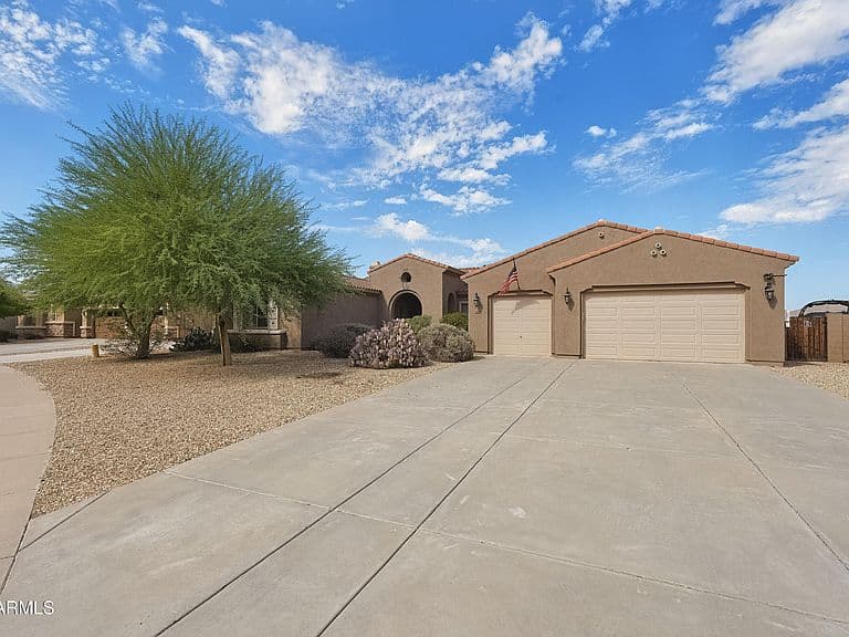 18428 W MONTEBELLO Avenue photo 3