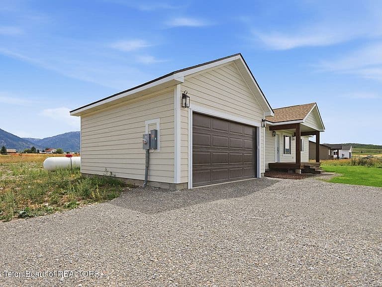 146 Rusty Springs Ln photo 3