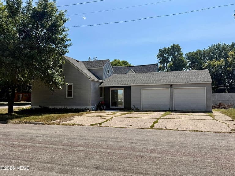 802 S 2nd St photo 1