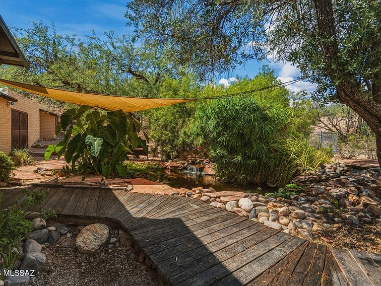 5635 N Via Latigo photo 4