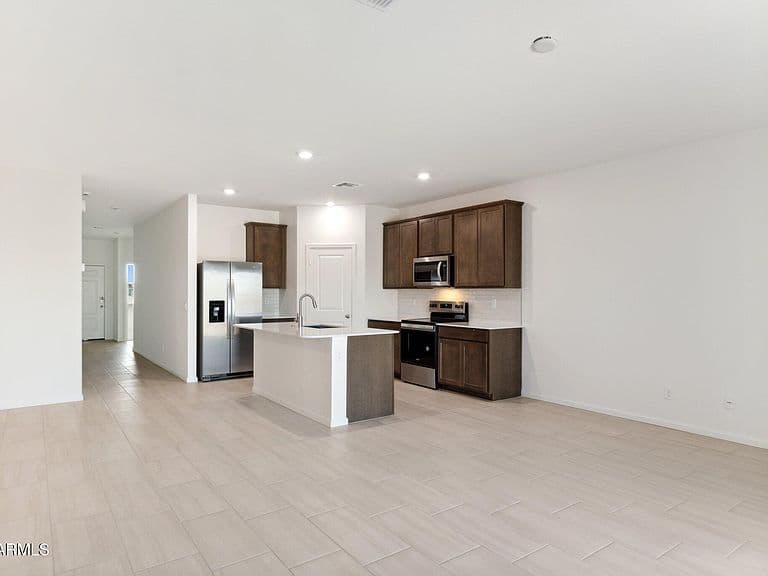 25446 W LA SALLE Street photo 2