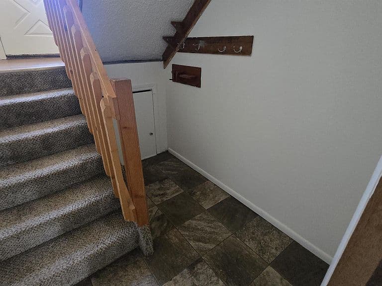 813 Welch Blvd photo 2