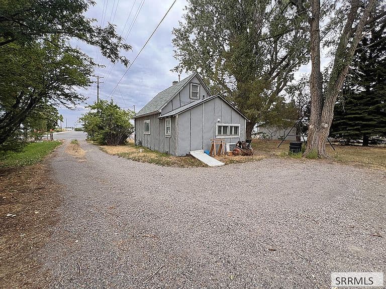 590 Wilson Ave photo 3