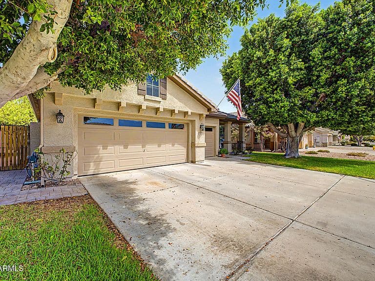 6982 W IRMA Lane photo 2