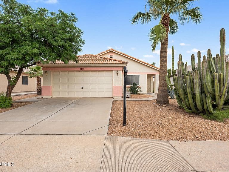 11462 E COVINA Street photo 1