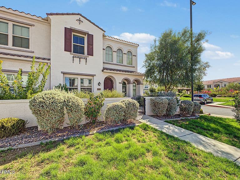 4077 S SABRINA Drive #19 photo 2