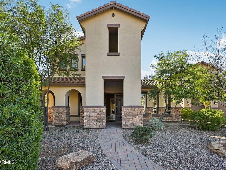 2206 W KELLER Court photo 5