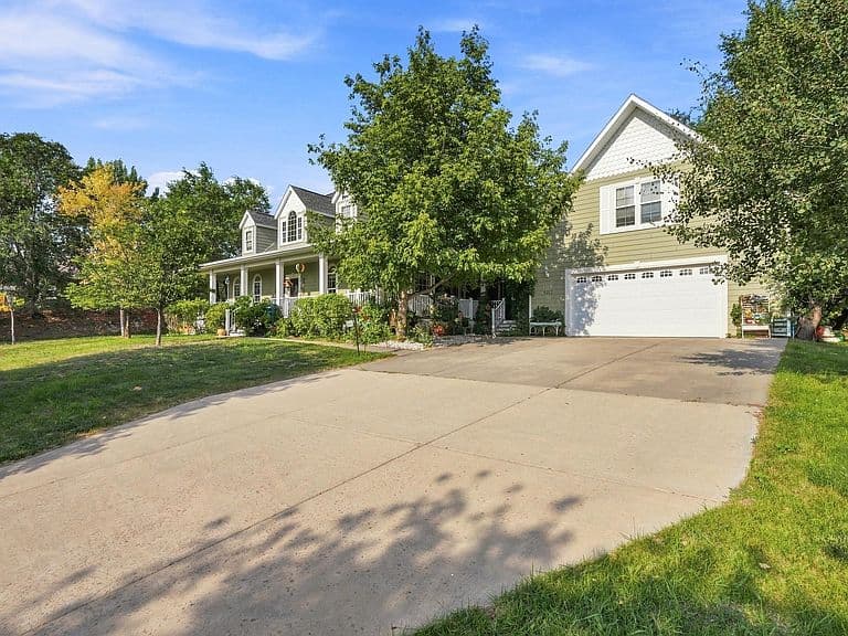 5212 Winterset Dr photo 2