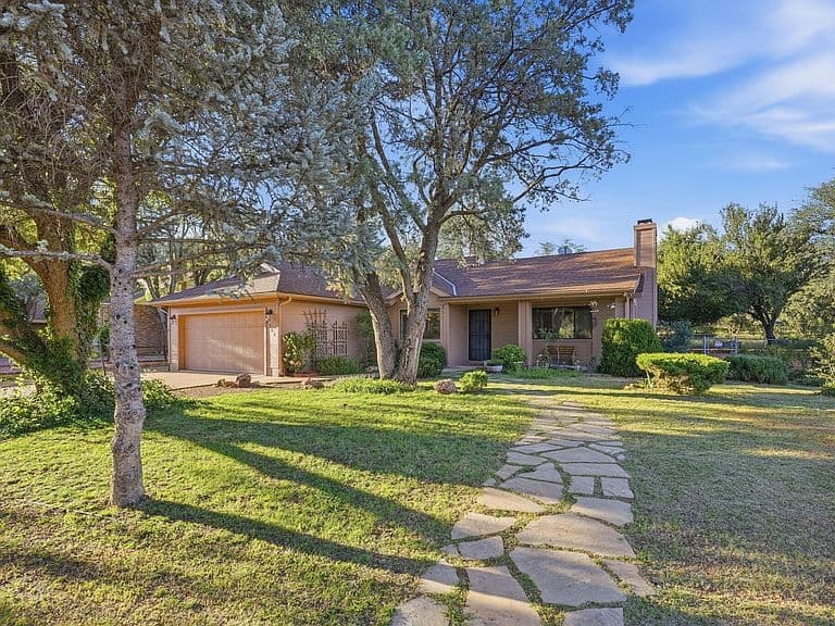 1900 W Fairway Ln photo 1