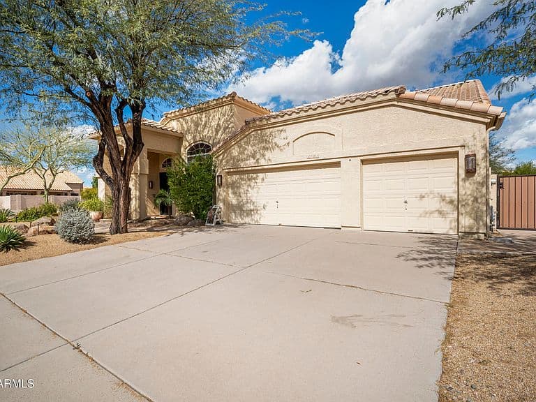 6382 W Linda Ln photo 3