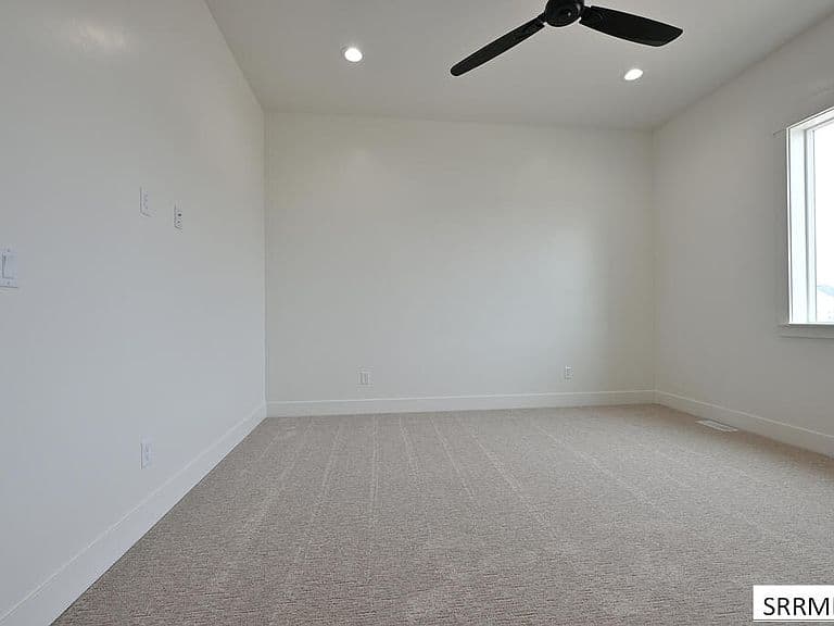 3073 Elixir Rd photo 4