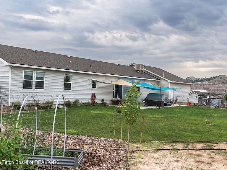 971 Gales Way photo 5