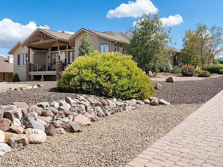 1195 Longview Dr photo 5