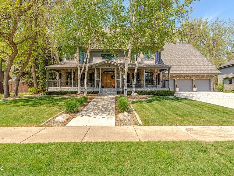 772 Munich Dr photo 2