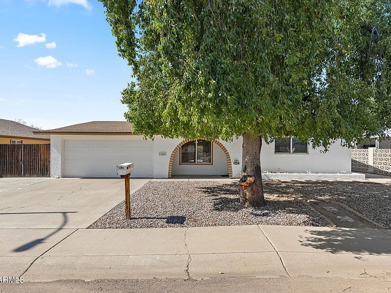 11426 N 44TH Avenue photo 1
