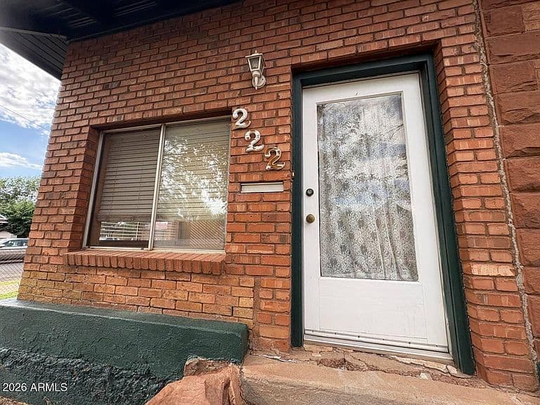222 W FOURTH Street photo 2
