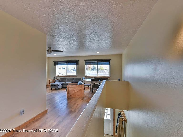 378 Cole Ave photo 4